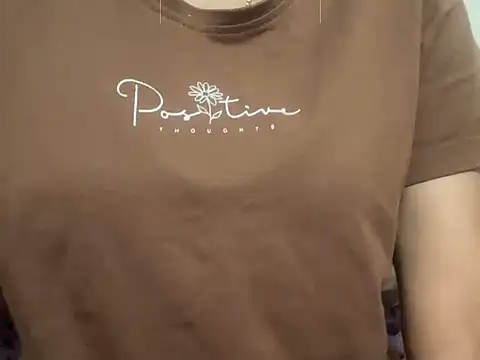 Snapshot of _FluffyHxney_ chatting on March 6, 11:03 am FluffyHxney online show from March 6, 11:03 am