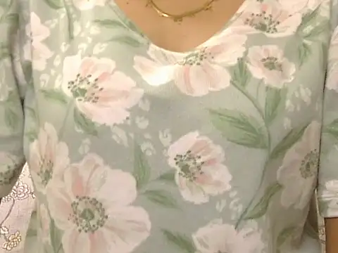 Snapshot of _FluffyHxney_ chatting on October 9, 4:05 pm FluffyHxney online show from October 9, 4:05 pm