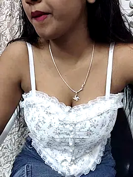 Snapshot of Ishaani_0 chatting on February 16, 12:10 pm Ishaani 0 online show from February 16, 12:10 pm