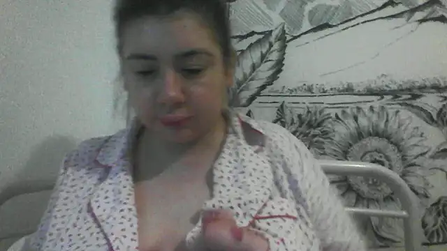 Snapshot of CamilaCherryX chatting on October 4, 5:11 pm CamilaCherryX online show from October 4, 5:11 pm