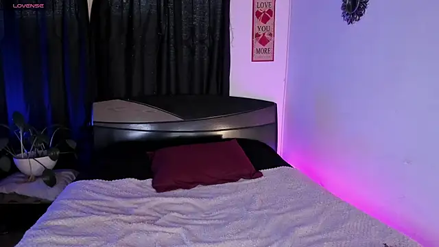 anhiahoney02 online show from May 14, 10:05 pm