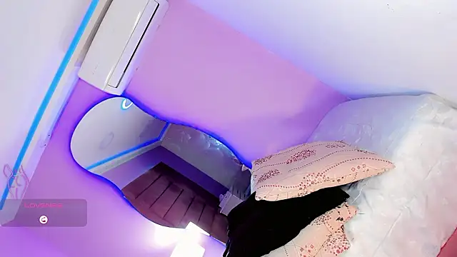 Shanelengel online show from February 4, 4:51 am