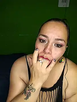 Snapshot of emily_sweet13 chatting on July 3, 4:35 pm emily sweet13 online show from July 3, 4:35 pm