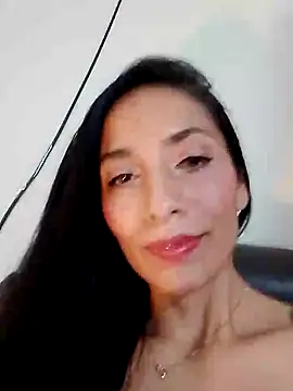 chloewildd  online show from December 29, 9:30 pm