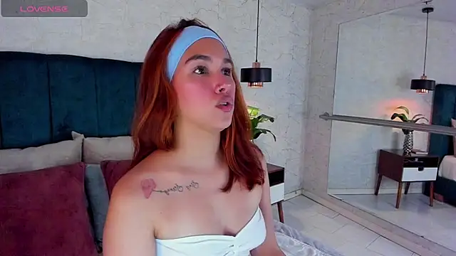 Snapshot of AdeleAndersonn chatting on February 23, 8:50 pm AdeleAndersonn online show from February 23, 8:50 pm