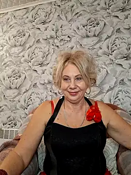 Snapshot of PALETT chatting on December 6, 9:21 am PALETT online show from December 6, 9:21 am