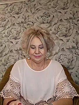 Snapshot of PALETT chatting on December 7, 2:42 am PALETT online show from December 7, 2:42 am