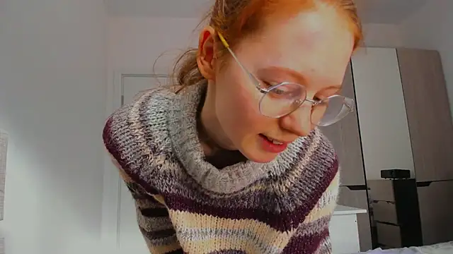 Snapshot of Fire_Luna chatting on February 17, 9:24 am Fire Luna online show from February 17, 9:24 am