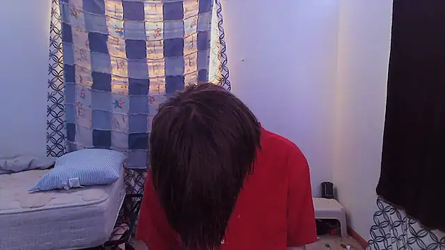 Benzolbub3 online show from October 11, 1:42 pm