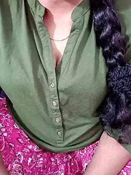 Snapshot of tamil-varshu chatting on December 1, 4:40 pm tamil-varshu online show from December 1, 4:40 pm