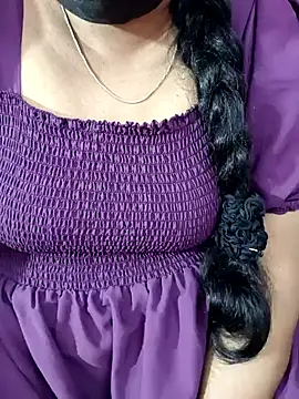 Snapshot of tamil-varshu chatting on December 13, 6:27 pm tamil-varshu online show from December 13, 6:27 pm