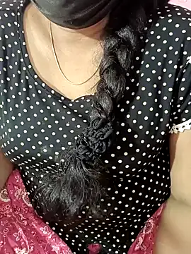 Snapshot of tamil-varshu chatting on December 18, 6:25 pm tamil-varshu online show from December 18, 6:25 pm