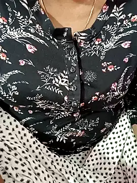 Snapshot of tamil-varshu chatting on December 22, 4:38 pm tamil-varshu online show from December 22, 4:38 pm