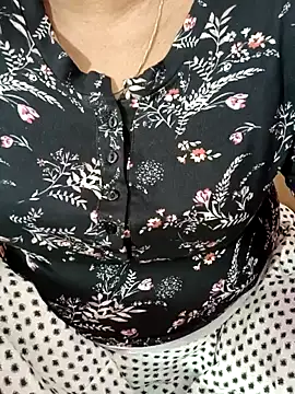 Snapshot of tamil-varshu chatting on December 22, 8:25 pm tamil-varshu online show from December 22, 8:25 pm