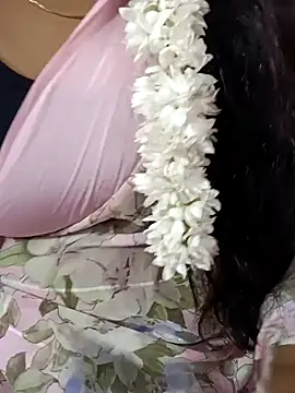 Snapshot of tamil-varshu chatting on January 1, 5:55 pm tamil-varshu online show from January 1, 5:55 pm