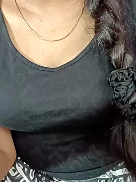 Snapshot of tamil-varshu chatting on February 1, 5:58 pm tamil-varshu online show from February 1, 5:58 pm