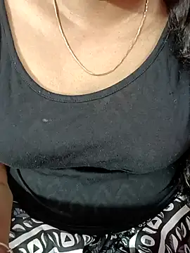 Snapshot of tamil-varshu chatting on February 5, 4:03 pm tamil-varshu online show from February 5, 4:03 pm