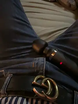 Snapshot of Ana-05 chatting on December 9, 7:18 pm Ana-05 online show from December 9, 7:18 pm