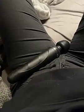 Snapshot of Ana-05 chatting on October 6, 6:38 pm Ana-05 online show from October 6, 6:38 pm