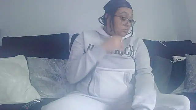 vanilla chocolate23 online show from May 19, 5:52 pm