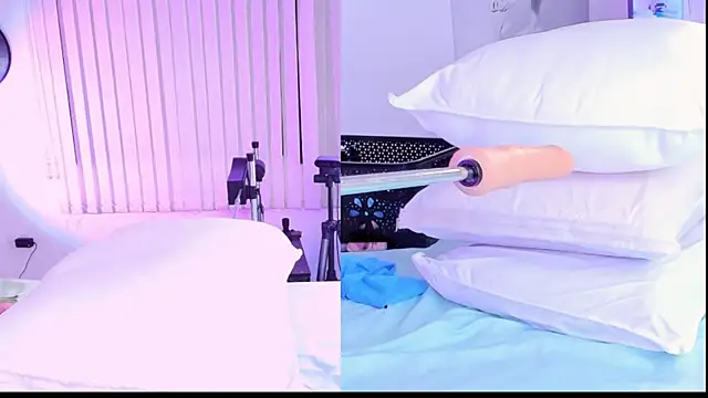 Kinky Mindy  online show from April 9, 7:52 pm