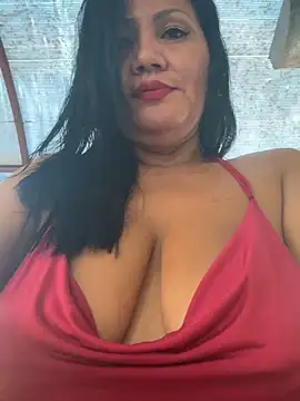 Snapshot of Hot_Rose83 chatting on February 18, 10:36 pm Hot Rose83 online show from February 18, 10:36 pm