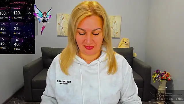 Lili Crossi online show from November 7, 6:46 am