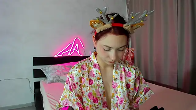 Snapshot of Miss_you_kiss chatting on December 5, 2:33 pm Miss you kiss online show from December 5, 2:33 pm