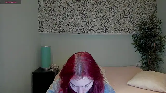 Snapshot of Miss_you_kiss chatting on January 30, 1:11 am Miss you kiss online show from January 30, 1:11 am