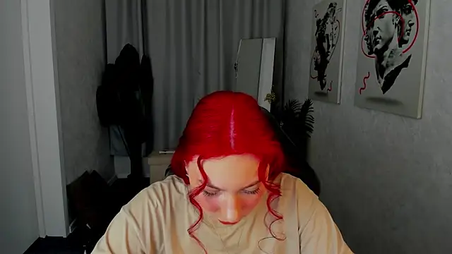 Snapshot of Miss_you_kiss chatting on January 14, 1:11 am Miss you kiss online show from January 14, 1:11 am