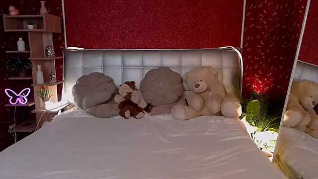 AuroraAksnesss online show from September 17, 4:03 am