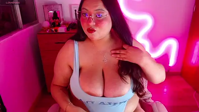 Snapshot of Rebeca_charme21 chatting on December 28, 3:04 am Rebeca charme21 online show from December 28, 3:04 am