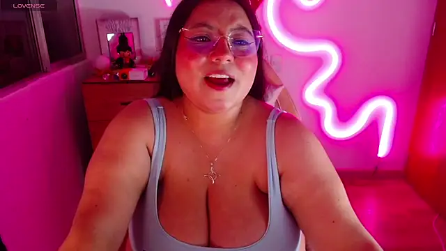 Snapshot of Rebeca_charme21 chatting on December 28, 6:06 am Rebeca charme21 online show from December 28, 6:06 am