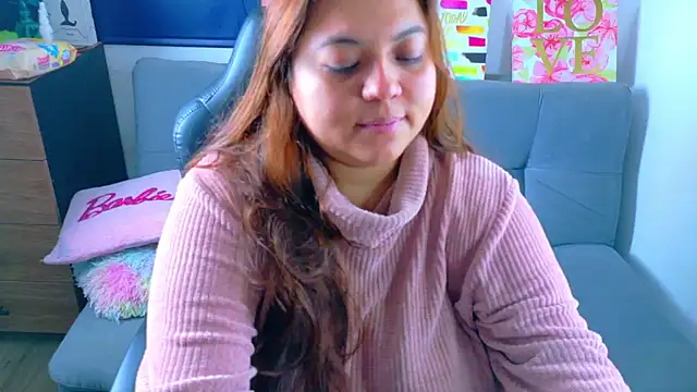 Snapshot of Rebeca_charme21 chatting on February 3, 11:15 am Rebeca charme21 online show from February 3, 11:15 am