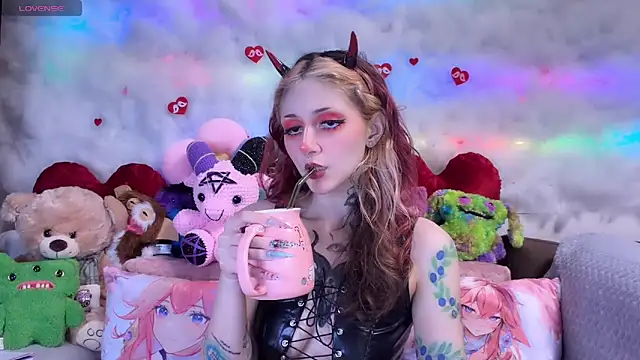 Snapshot of _Devill_Baby chatting on April 24, 6:21 pm Devill Baby online show from April 24, 6:21 pm