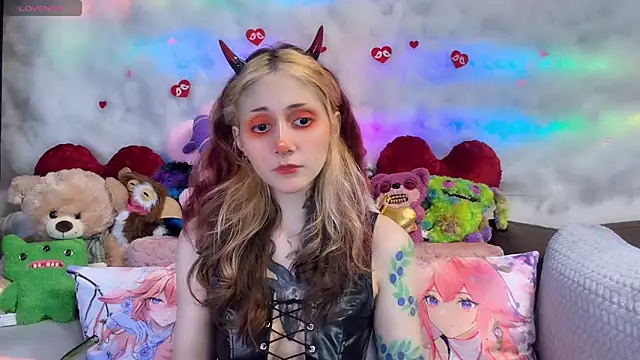 Snapshot of _Devill_Baby chatting on April 28, 7:41 pm Devill Baby online show from April 28, 7:41 pm