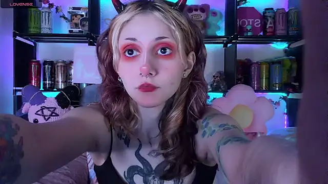 Snapshot of _Devill_Baby chatting on May 28, 6:16 pm Devill Baby online show from May 28, 6:16 pm