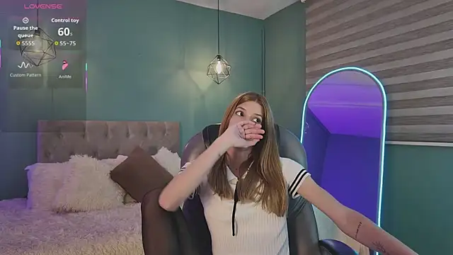 Nora Vennucci online show from March 19, 9:19 pm