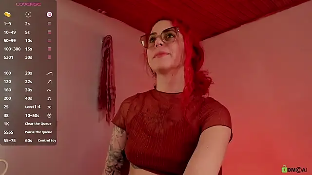 Snapshot of Borbala_Iggy chatting on December 18, 9:40 pm Borbala Iggy online show from December 18, 9:40 pm