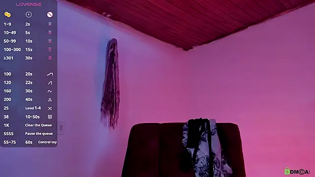 Snapshot of Borbala_Iggy chatting on December 20, 5:08 pm Borbala Iggy online show from December 20, 5:08 pm