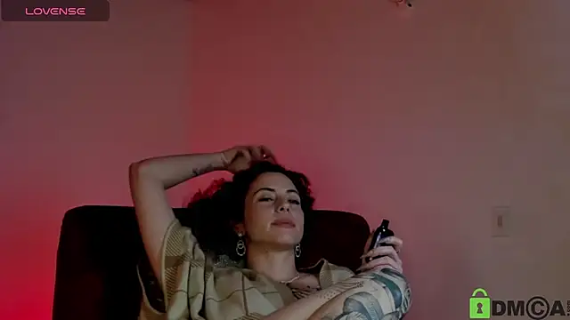 Snapshot of Borbala_Iggy chatting on December 29, 10:57 pm Borbala Iggy online show from December 29, 10:57 pm