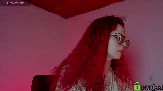 Snapshot of Borbala_Iggy chatting on December 31, 12:43 am Borbala Iggy online show from December 31, 12:43 am