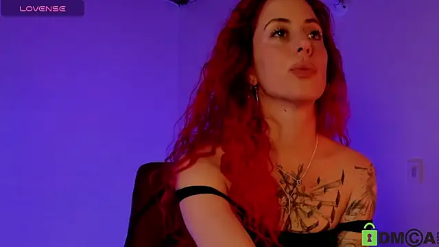 Snapshot of Borbala_Iggy chatting on January 1, 8:58 pm Borbala Iggy online show from January 1, 8:58 pm