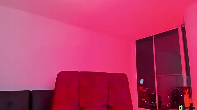 Snapshot of Borbala_Iggy chatting on February 12, 6:40 am Borbala Iggy online show from February 12, 6:40 am