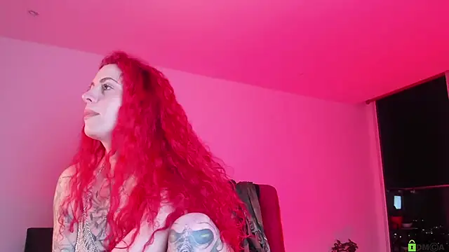 Snapshot of Borbala_Iggy chatting on February 23, 4:57 pm Borbala Iggy online show from February 23, 4:57 pm