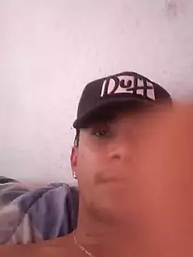 Snapshot of diablonegro69 chatting on December 11, 10:38 pm diablonegro69 online show from December 11, 10:38 pm