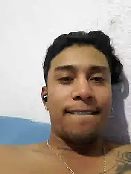 Snapshot of diablonegro69 chatting on December 14, 12:55 am diablonegro69 online show from December 14, 12:55 am