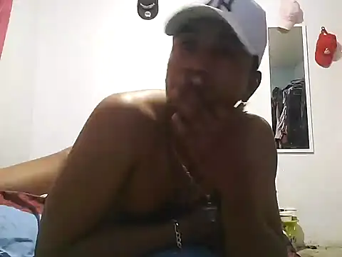 Snapshot of diablonegro69 chatting on December 15, 2:08 am diablonegro69 online show from December 15, 2:08 am