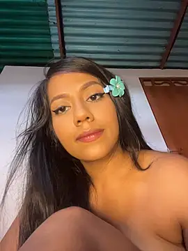 Snapshot of shaylin_brooke1 chatting on April 8, 8:42 pm shaylin brooke1 online show from April 8, 8:42 pm