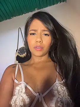 Snapshot of shaylin_brooke1 chatting on April 26, 9:34 pm shaylin brooke1 online show from April 26, 9:34 pm